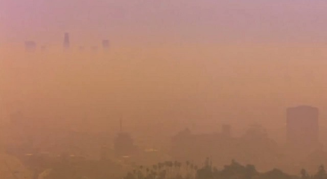 1970s-los-angeles-smog-depicted-in-the-honda-short-film-never-ending-race_100457095_h.jpg