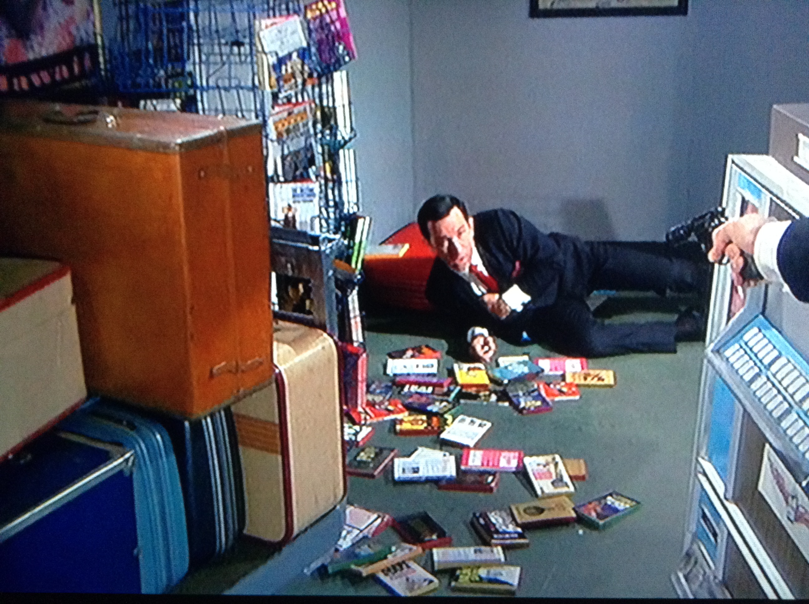 get smart paperbacks 2 expendable agent.JPG